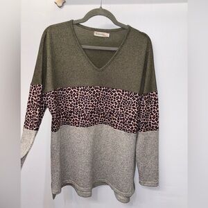 Maison Jules Olive Green V-Neck Colorblock Leopard Sweater